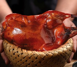 六味魔方樟茶板鴨