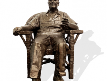小平故里文創(chuàng)產(chǎn)品-小平銅像-坐姿
